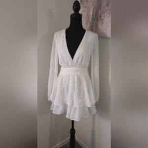Selfie Leslie Sz LG 12 white flowy romper